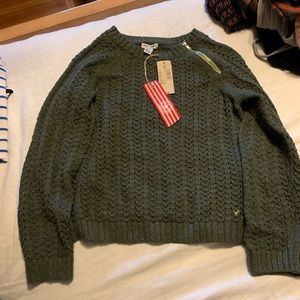 American eagle sweater